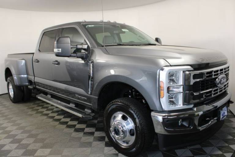 2026 Ford Super Duty F-350 DRW XLT