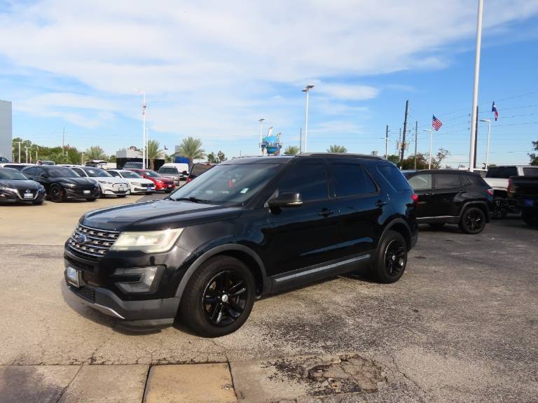 2016 Ford Explorer FWD 4DR XLT