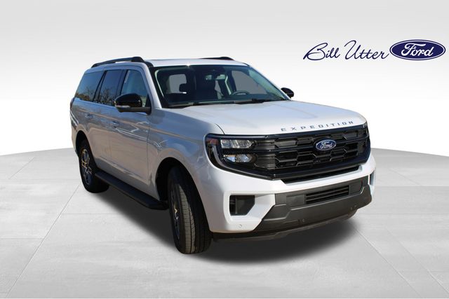 2025 Ford Expedition photo 2