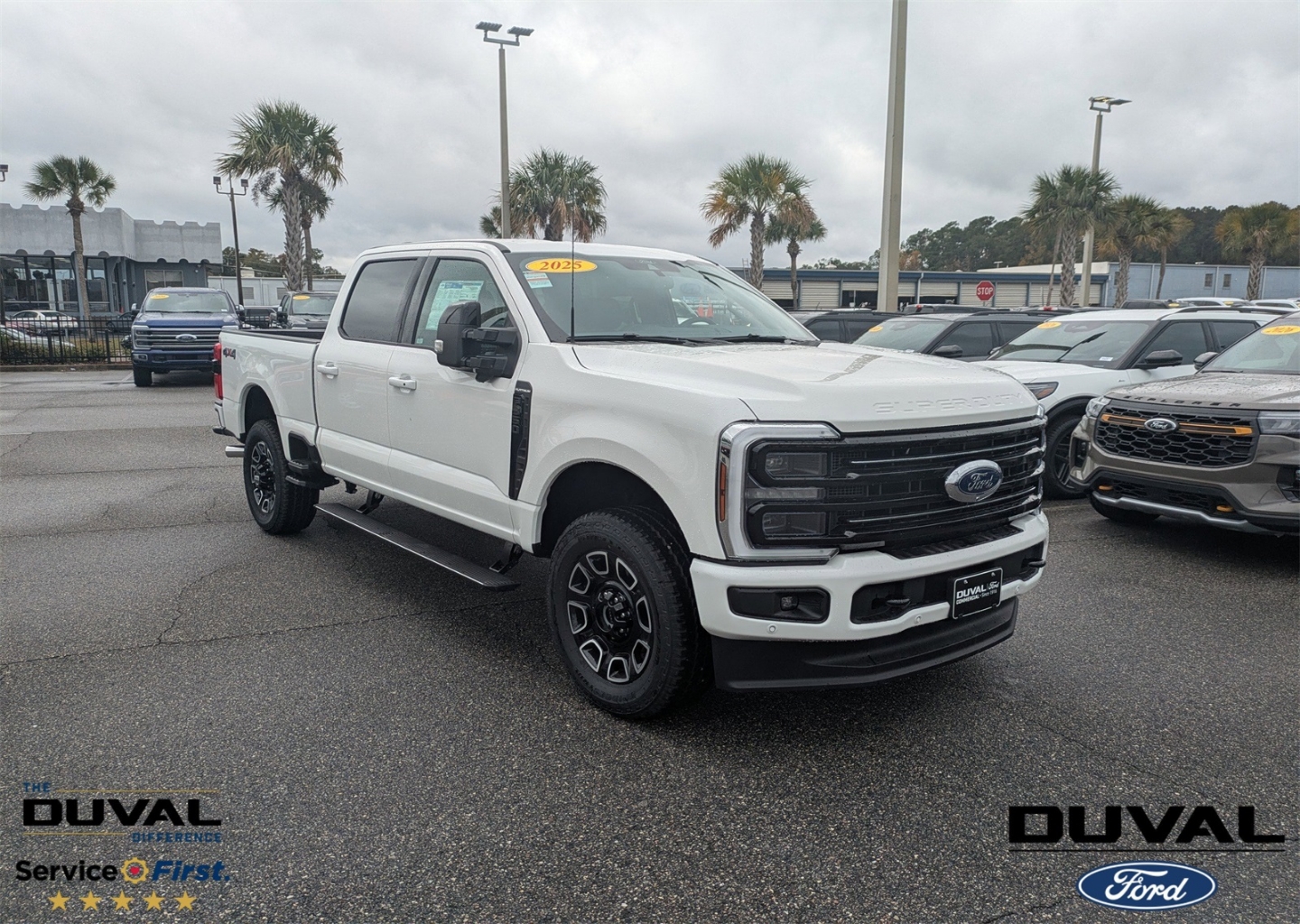 2025 Ford F-350 Super Duty Platinum's photo