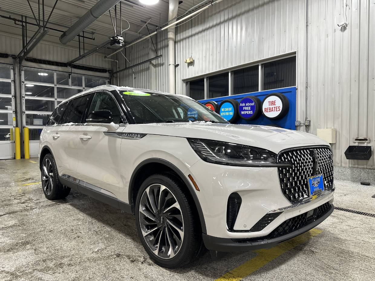 2025 Lincoln Aviator Reserve's photo
