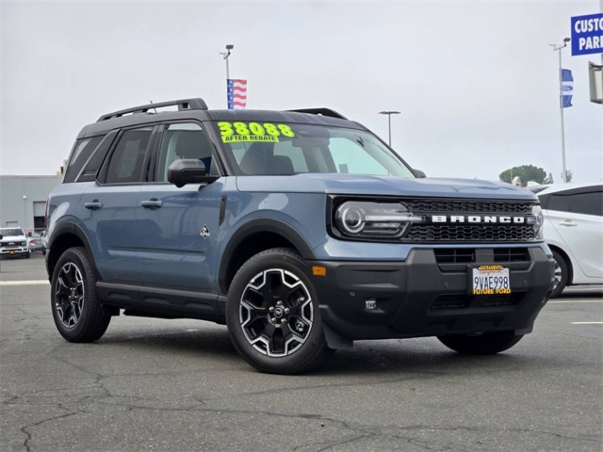 2025 Ford Bronco Sport Outer Banks's photo
