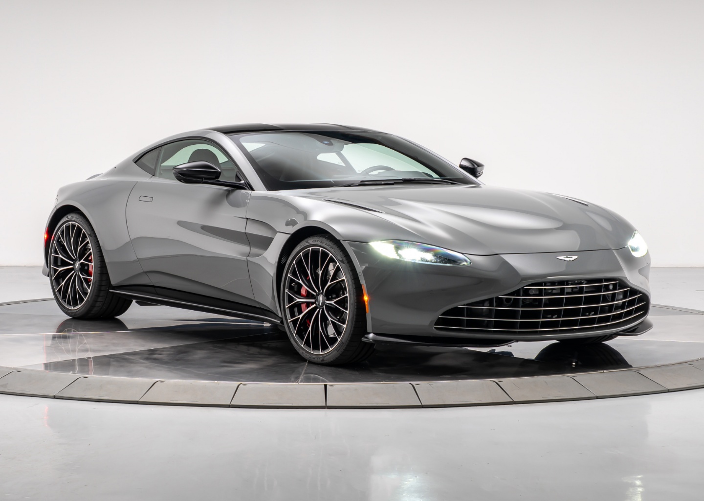 2023 Aston Martin Vantage