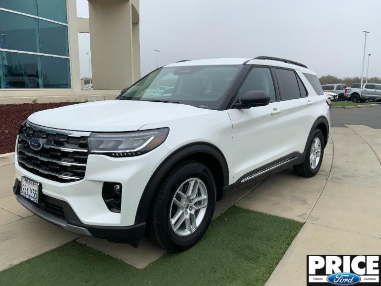 2025 Ford Explorer Active