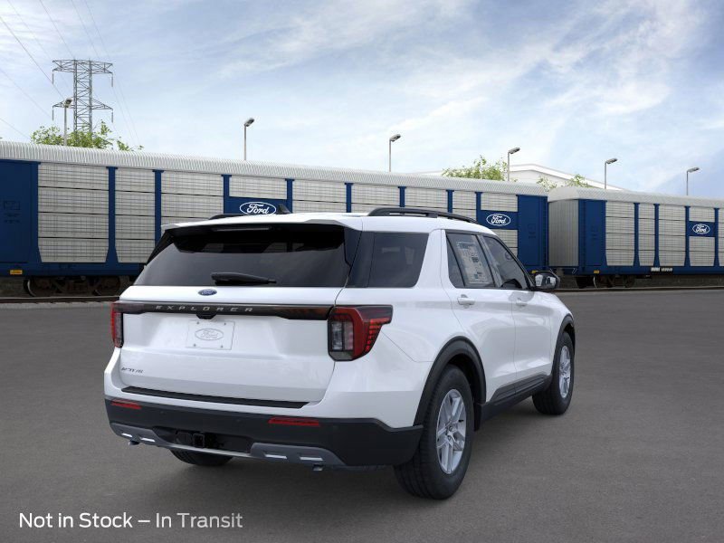 2026 Ford Explorer photo 4