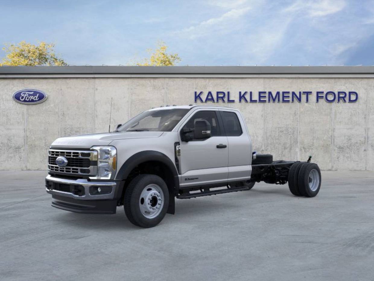 2026 Ford F-450 Super Duty Chassis Cab XL's photo