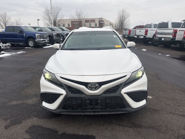 Used 2022 Toyota Camry SE with VIN 4T1G11BK6NU067715 for sale in Kansas City