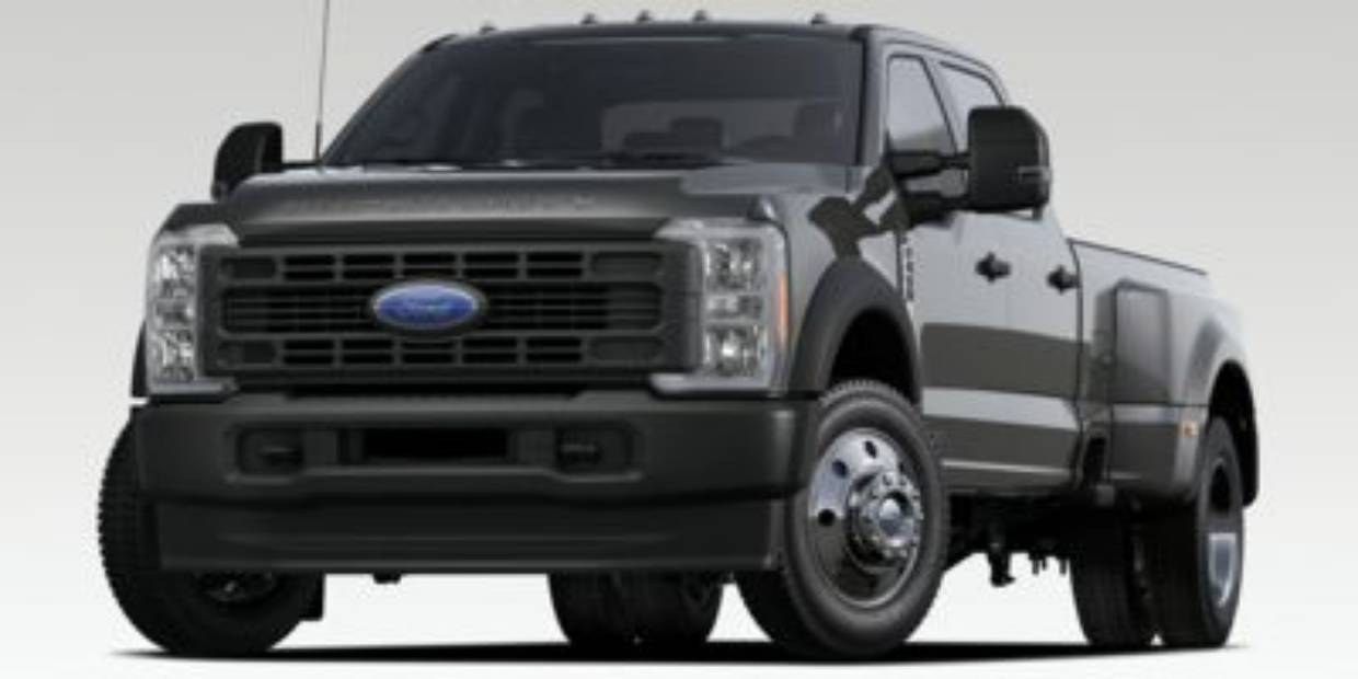 2026 Ford F-450 Super Duty XL's photo