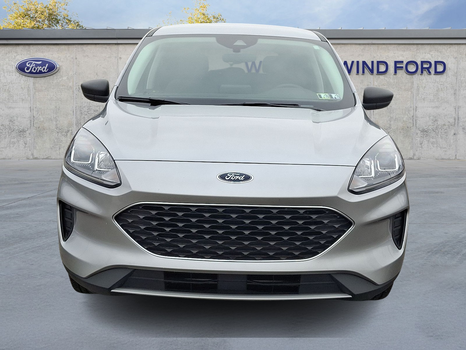 2022 Ford Escape SE photo 2