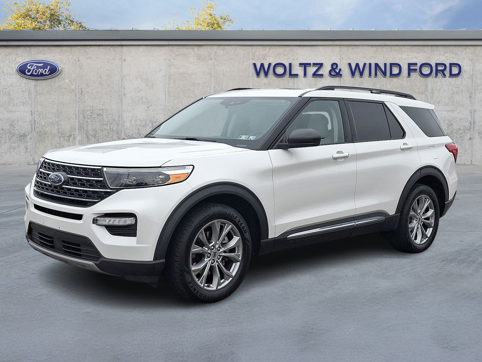 2020 Ford Explorer XLT photo 2
