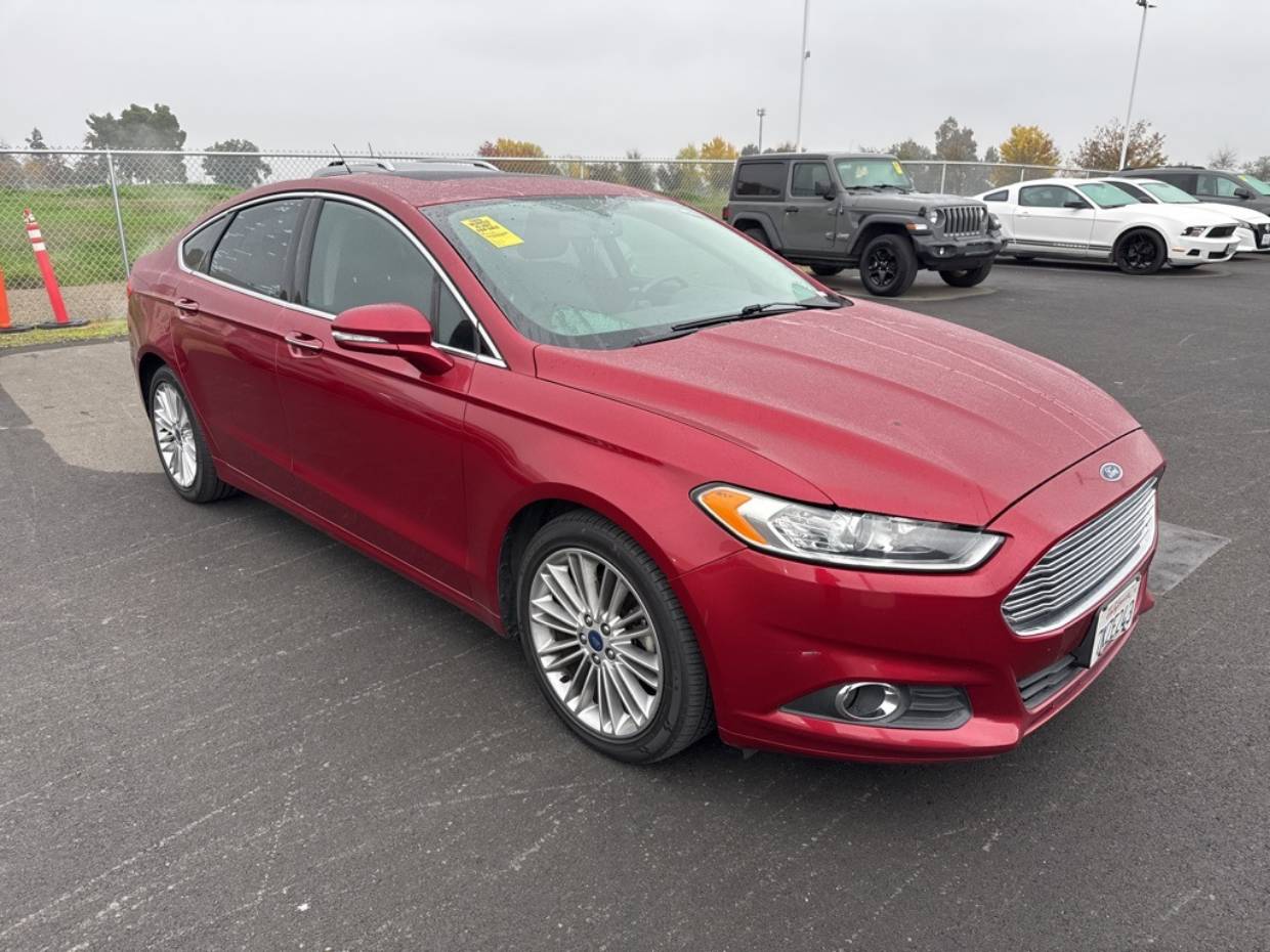 2015 Ford Fusion SE's photo