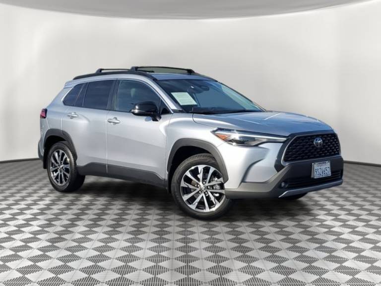 2025 Toyota Corolla Cross XLE