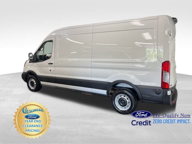 2025 Ford Transit Van Base's photo