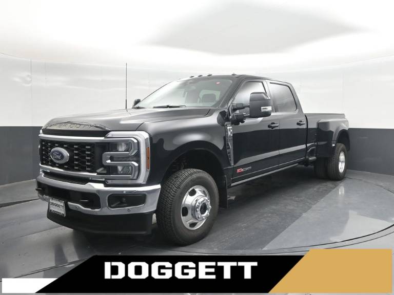 2026 Ford Super Duty F-350 DRW LARIAT