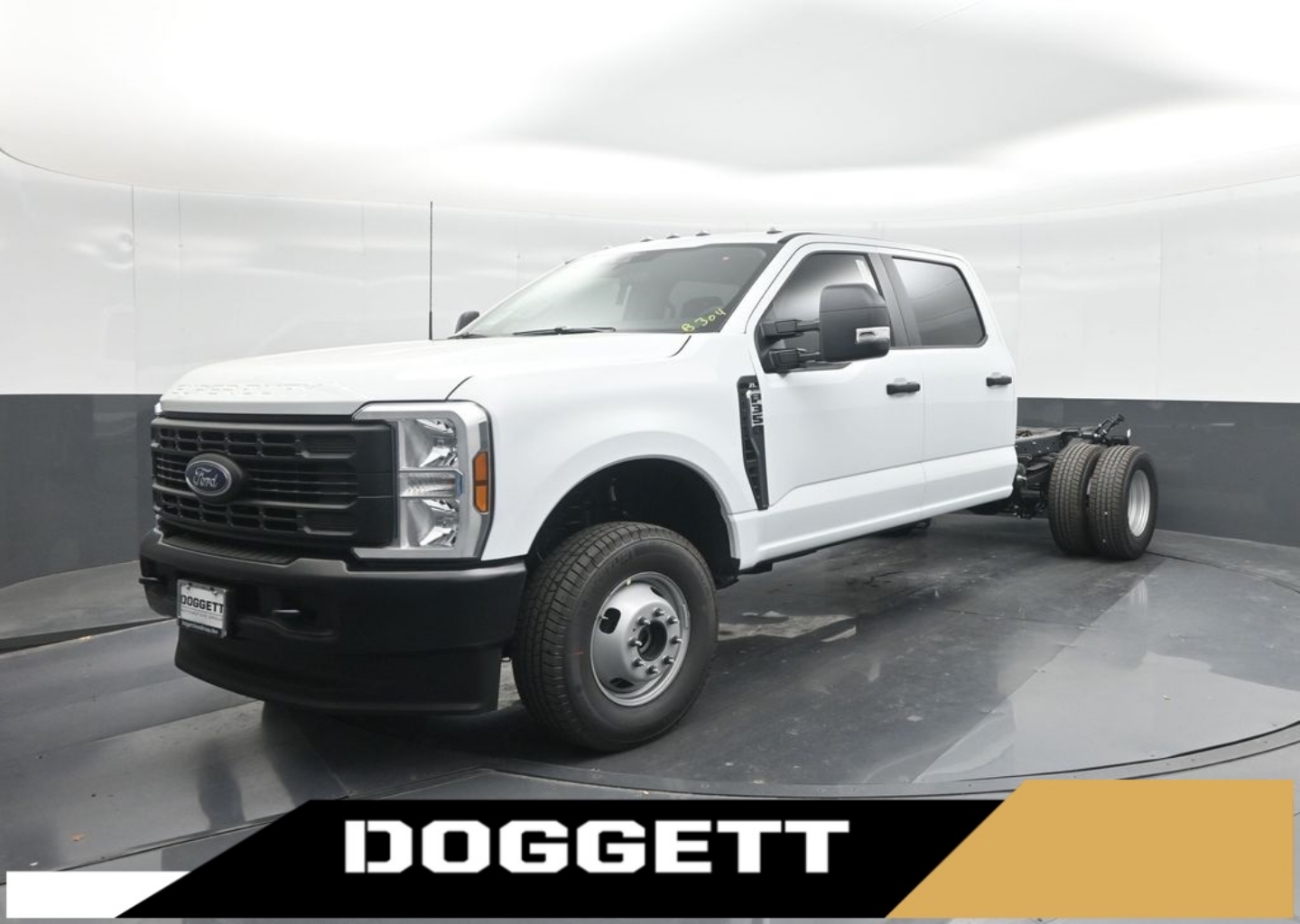 2025 Ford F-350 Super Duty Chassis Cab XL's photo