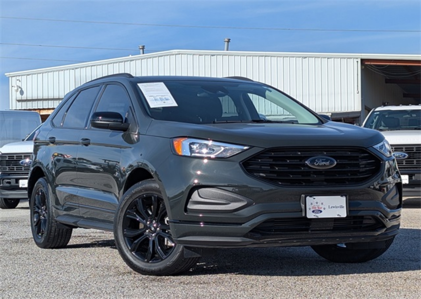 2023 Ford Edge SE's photo
