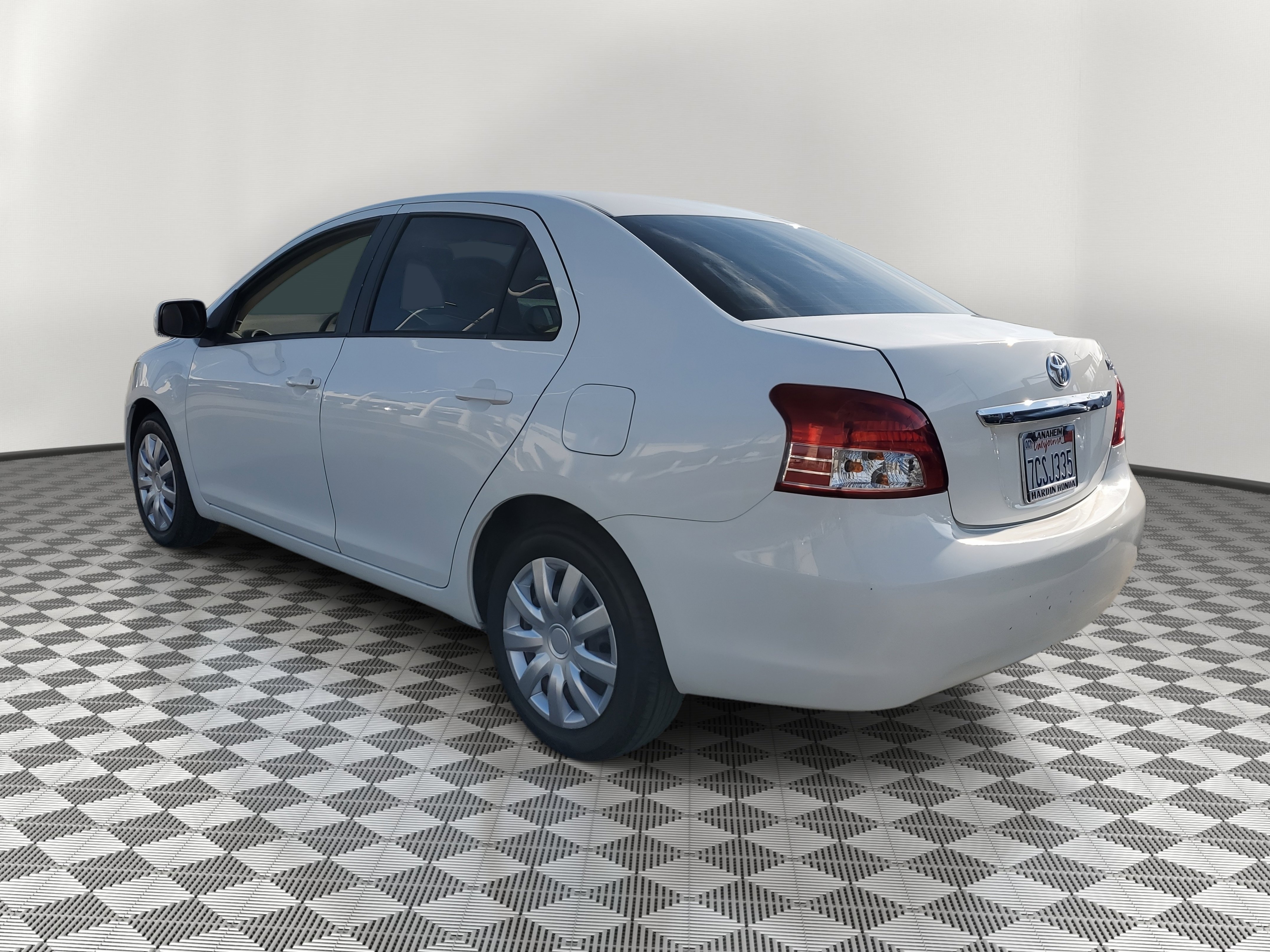 2012 Toyota Yaris Base photo 2