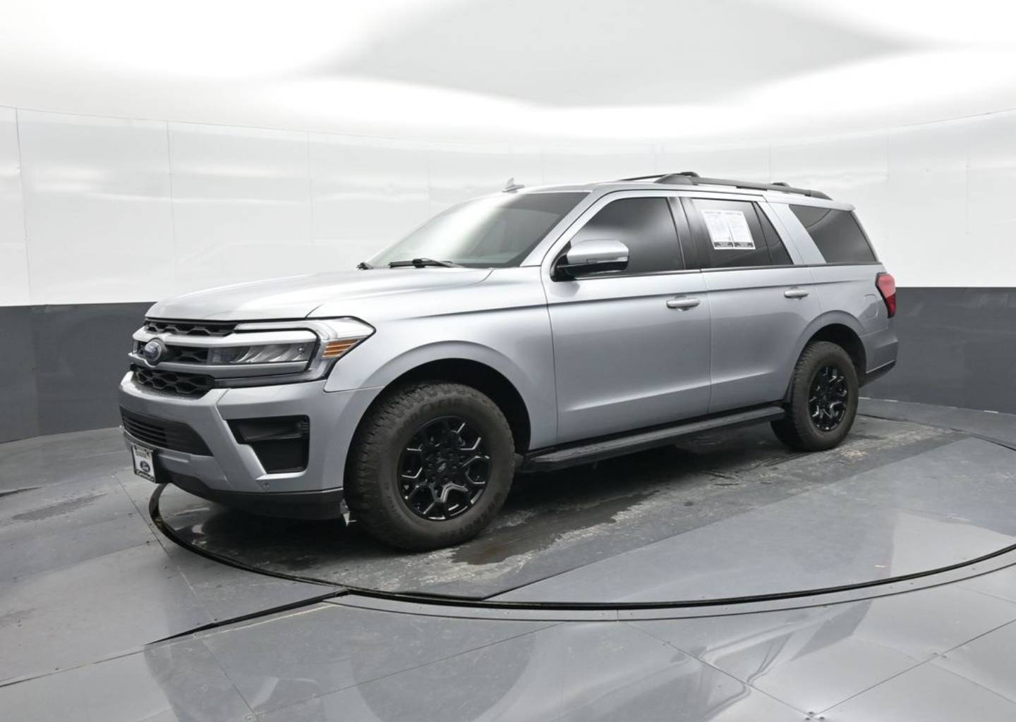 2023 Ford Expedition XLT's photo