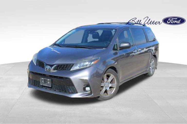 2019 Toyota Sienna SE