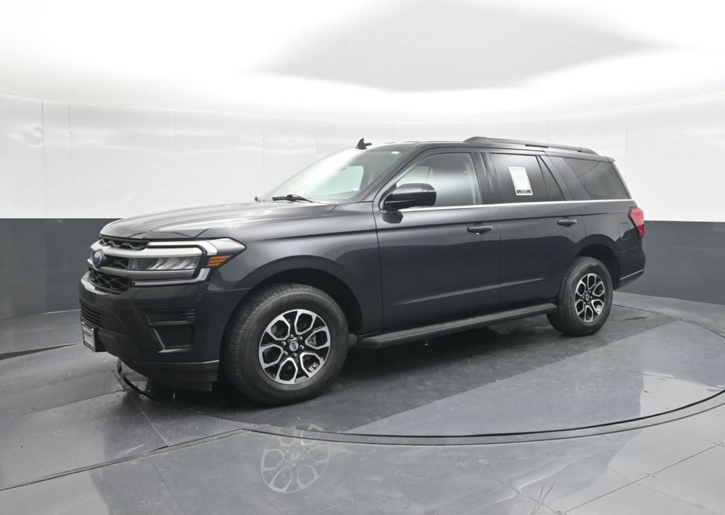 2024 Ford Expedition XLT's photo