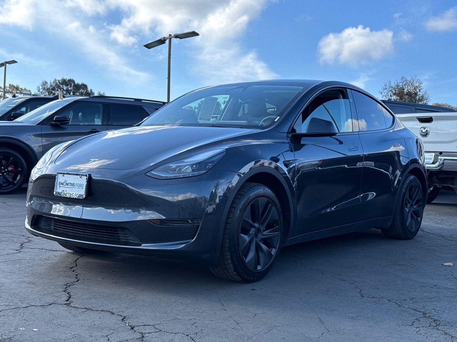 2024 Tesla Model Y Long Range photo 4