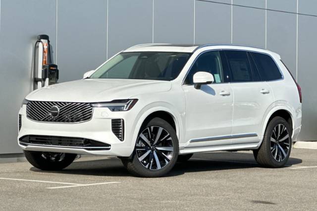 2026 Volvo XC90 B5 Core