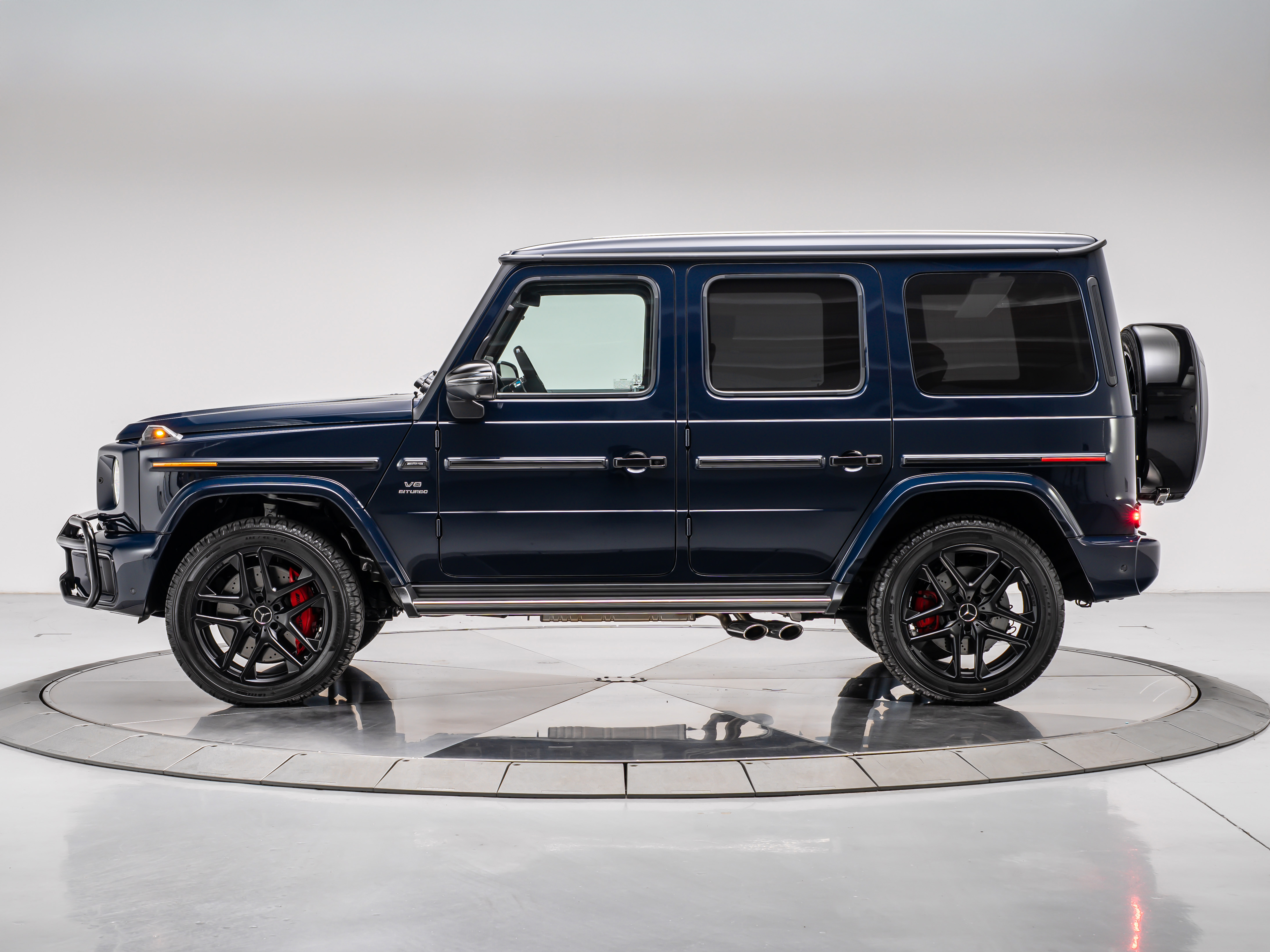 2025 Mercedes Benz G AMG 63 photo 2