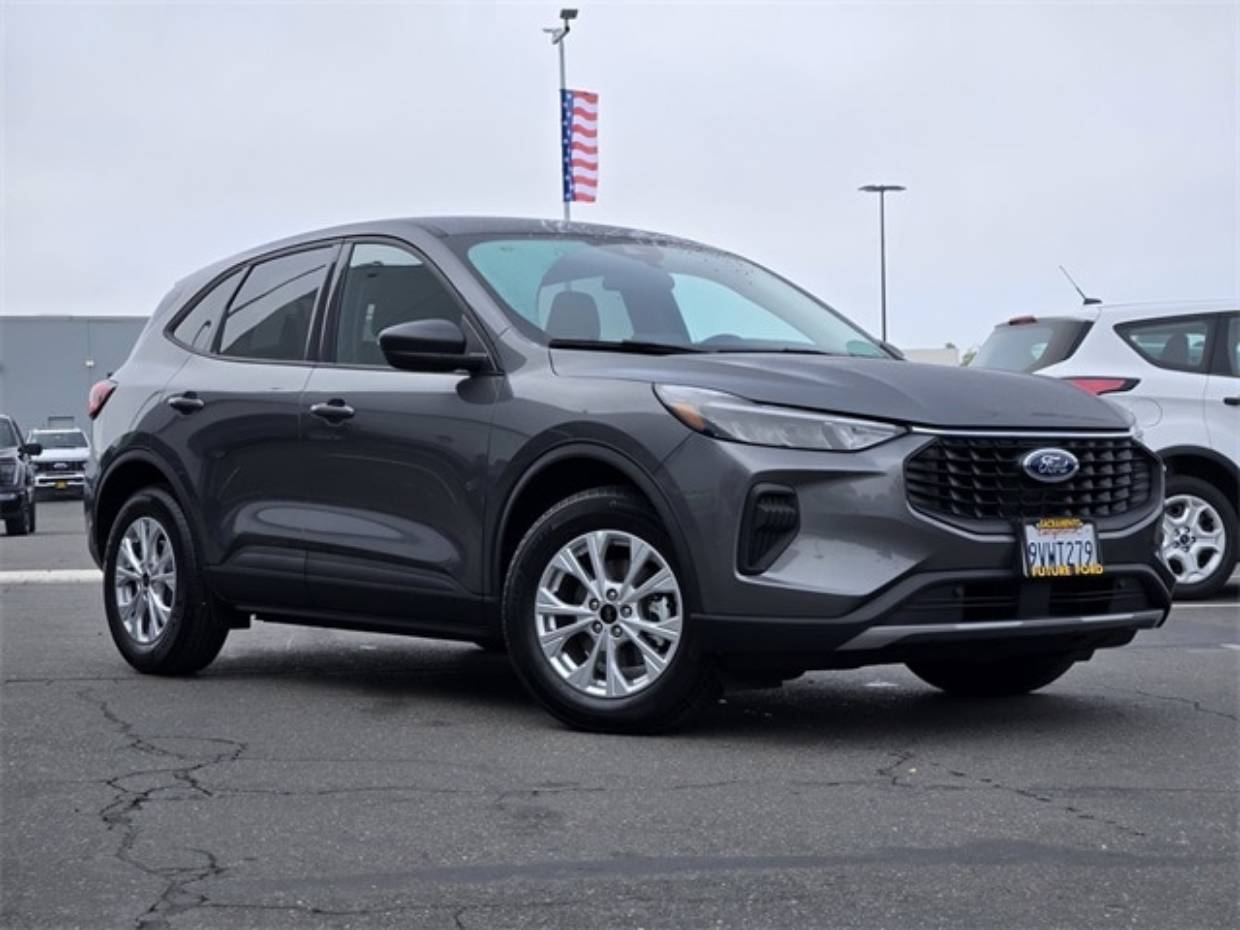 2025 Ford Escape Active's photo