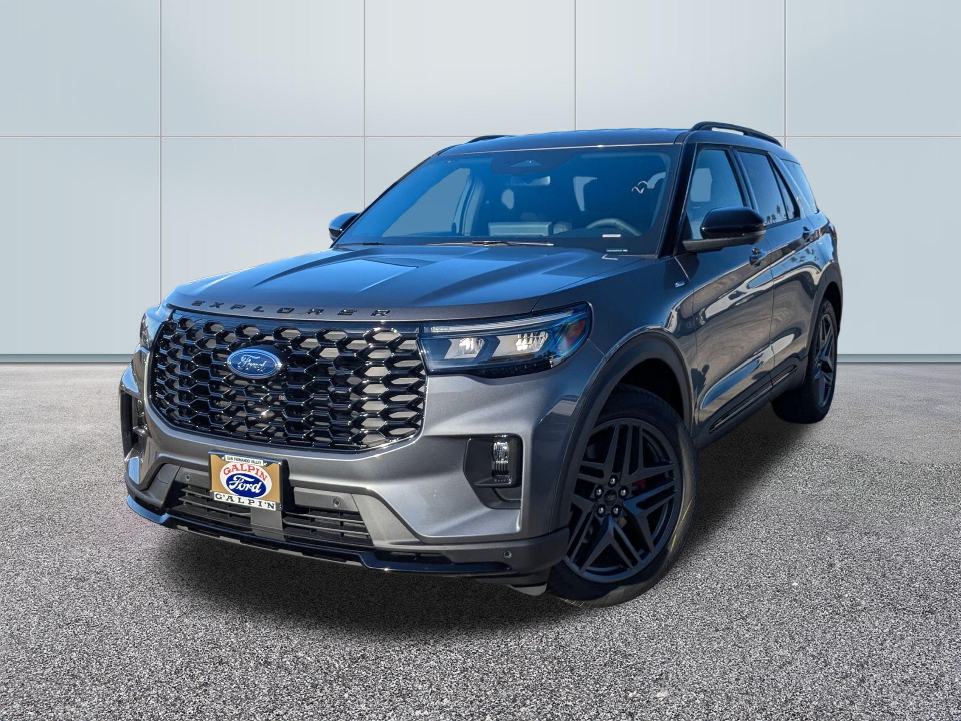 2026 Ford Explorer ST ST-Line photo 4