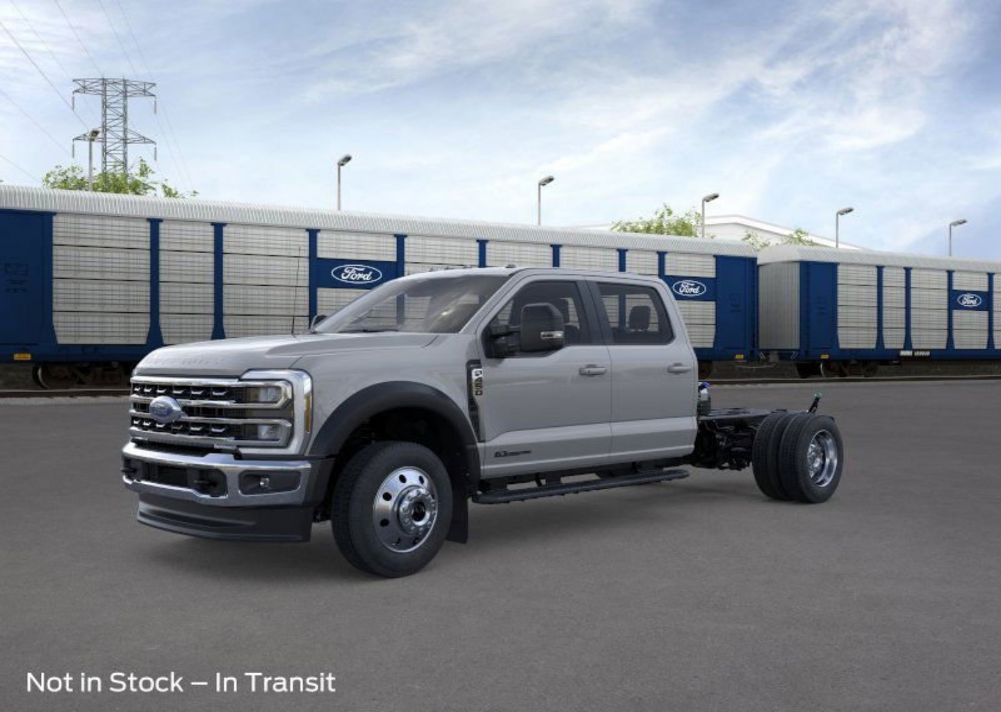 2026 Ford F-450 Super Duty Chassis Cab Lariat's photo
