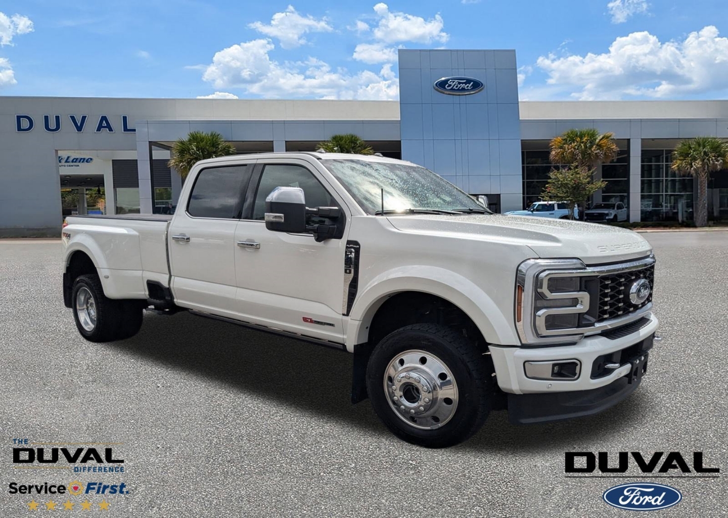 2024 Ford F-450 Super Duty Platinum's photo