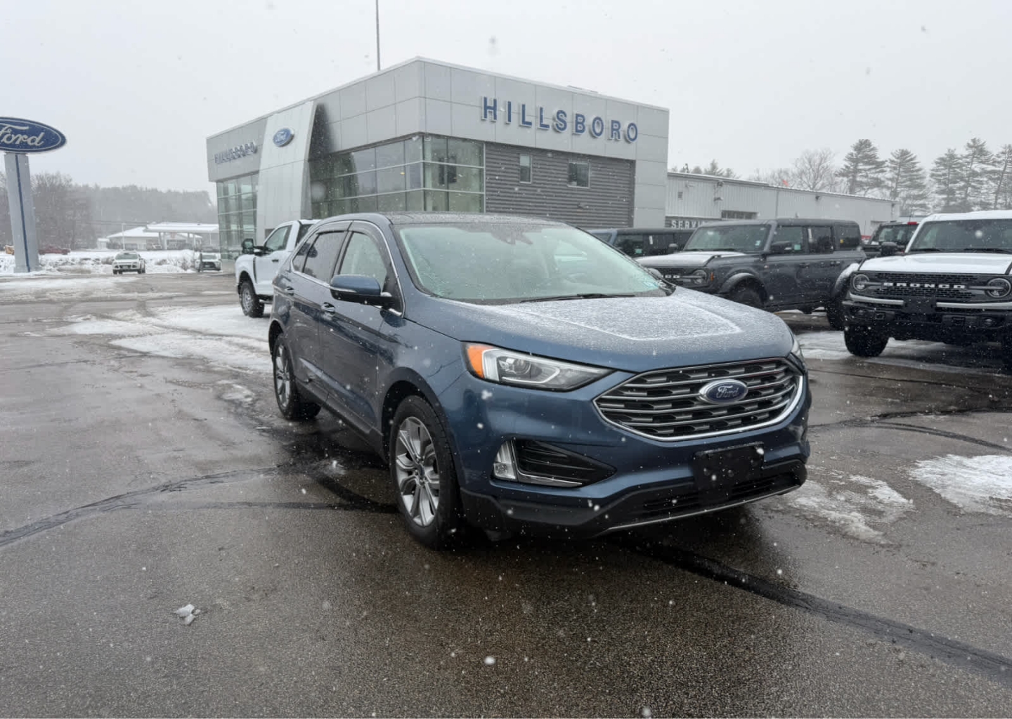 2019 Ford Edge Titanium's photo