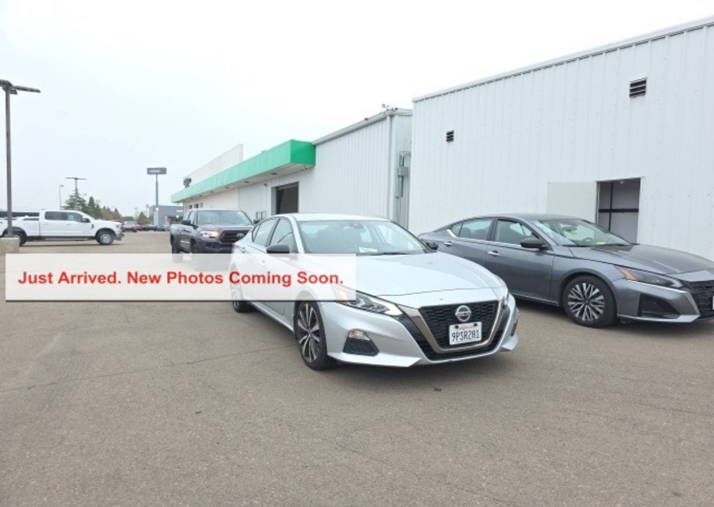 2022 Nissan Altima SR's photo