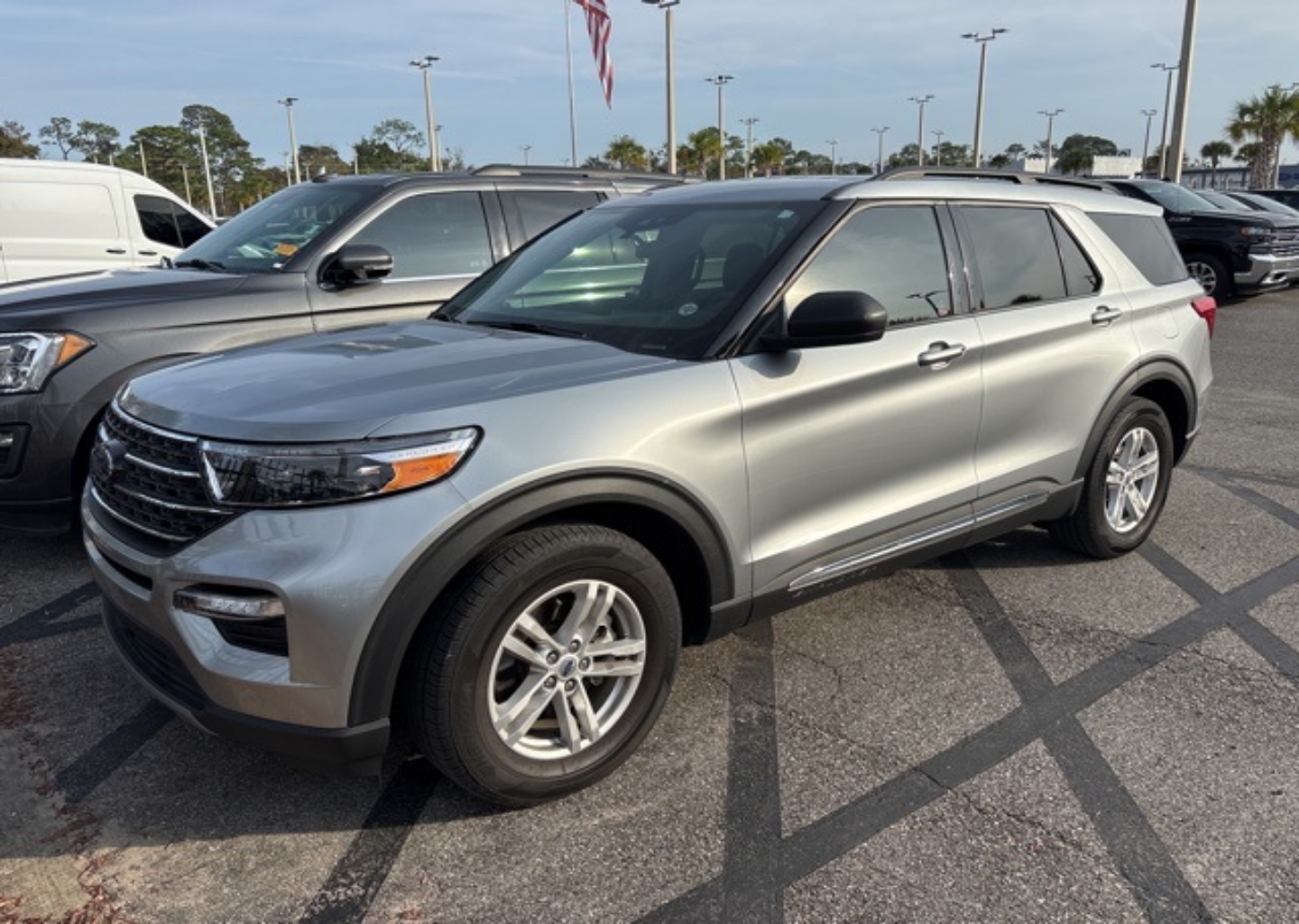 2024 Ford Explorer XLT's photo