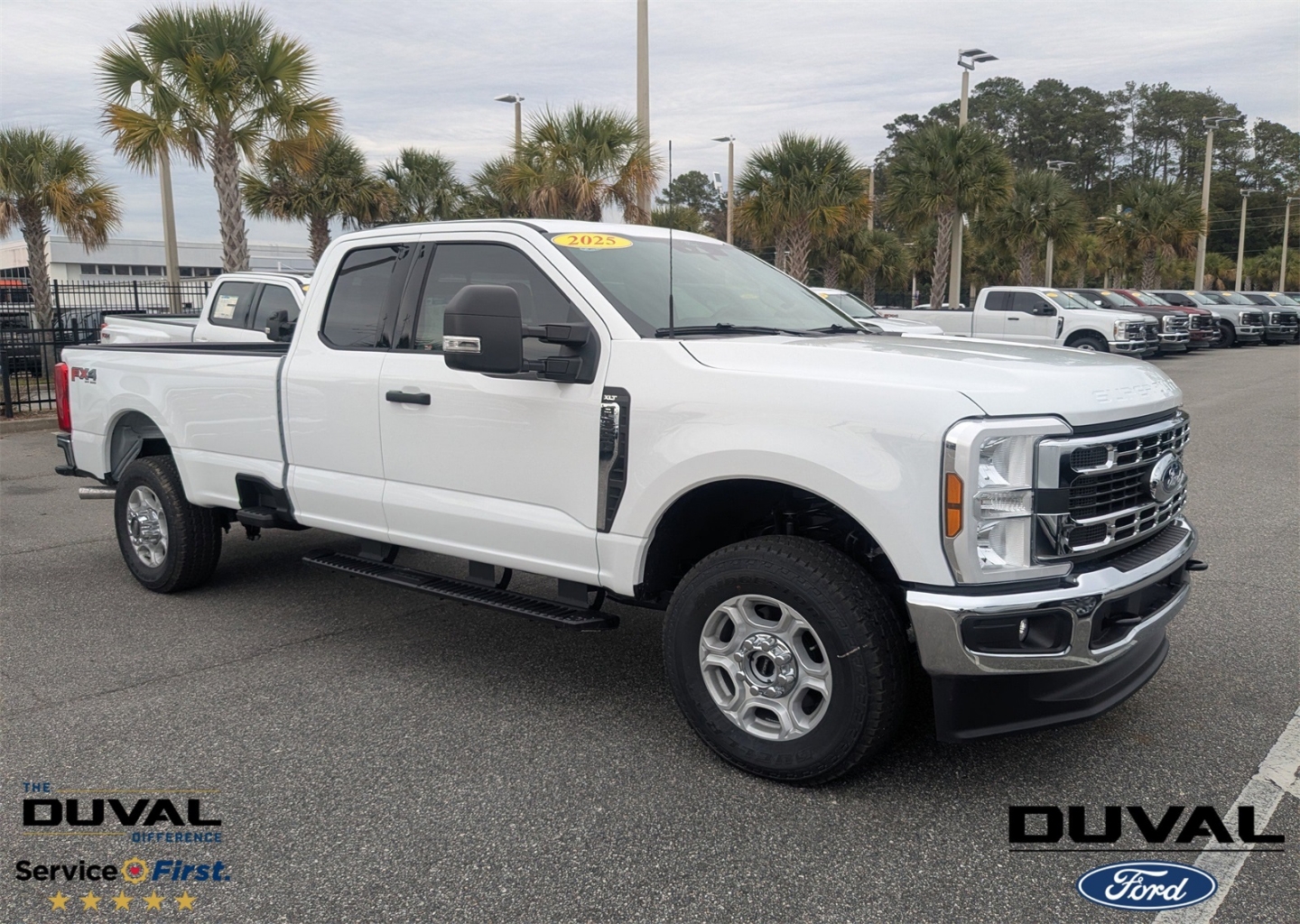 2025 Ford F-350 Super Duty XLT's photo