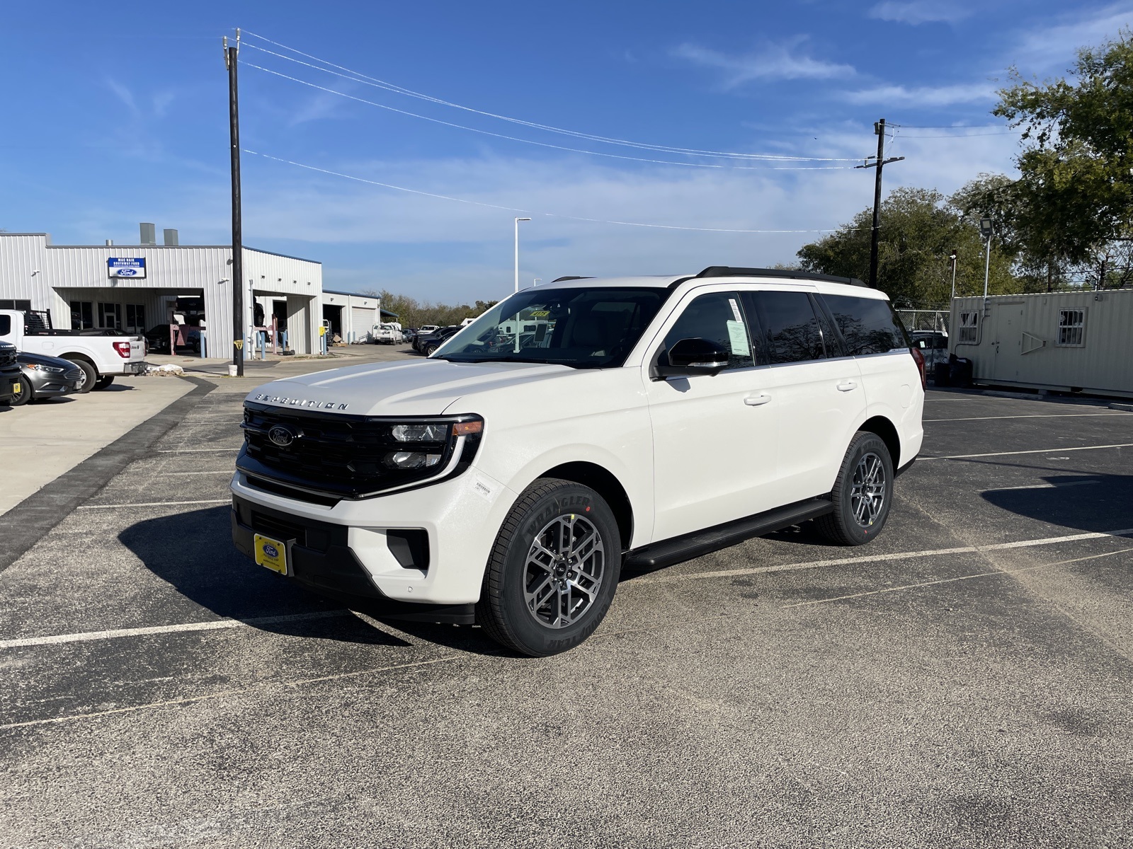 2025 Ford Expedition Active's photo