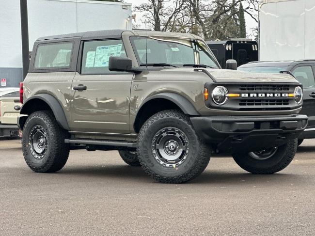2025 Ford Bronco Base