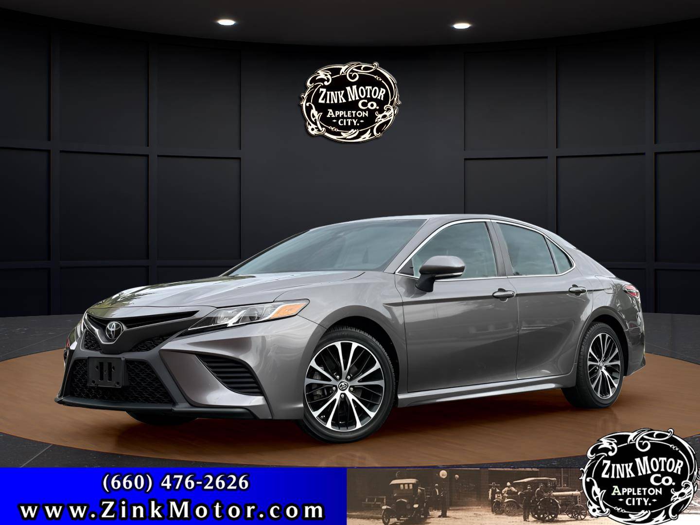 2019 Toyota Camry SE's photo