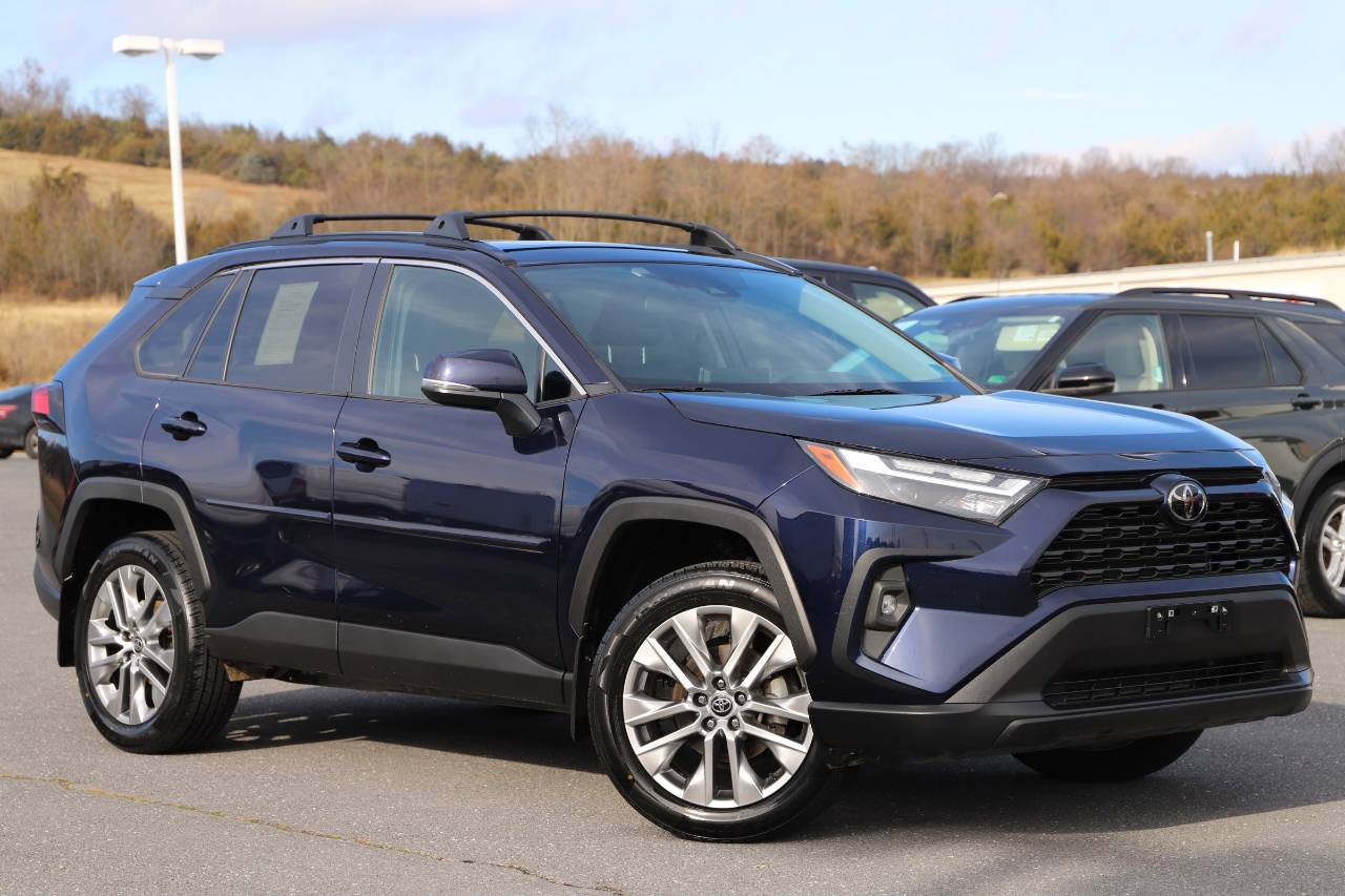 2024 Toyota RAV4 XLE Premium's photo