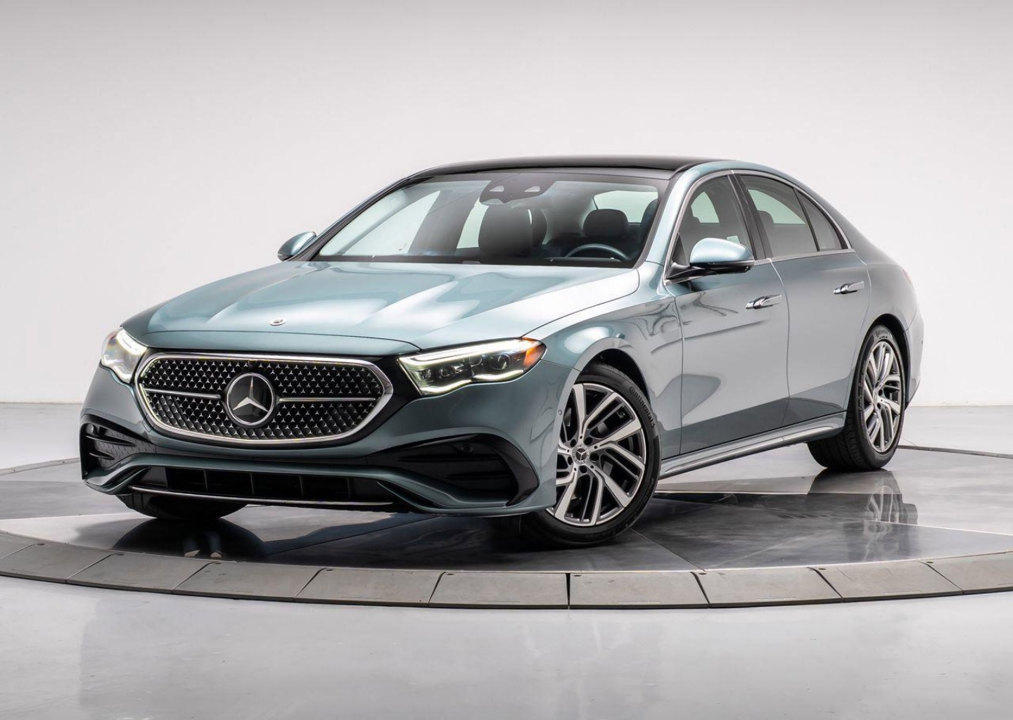 2024 Mercedes-Benz E-Class E350's photo