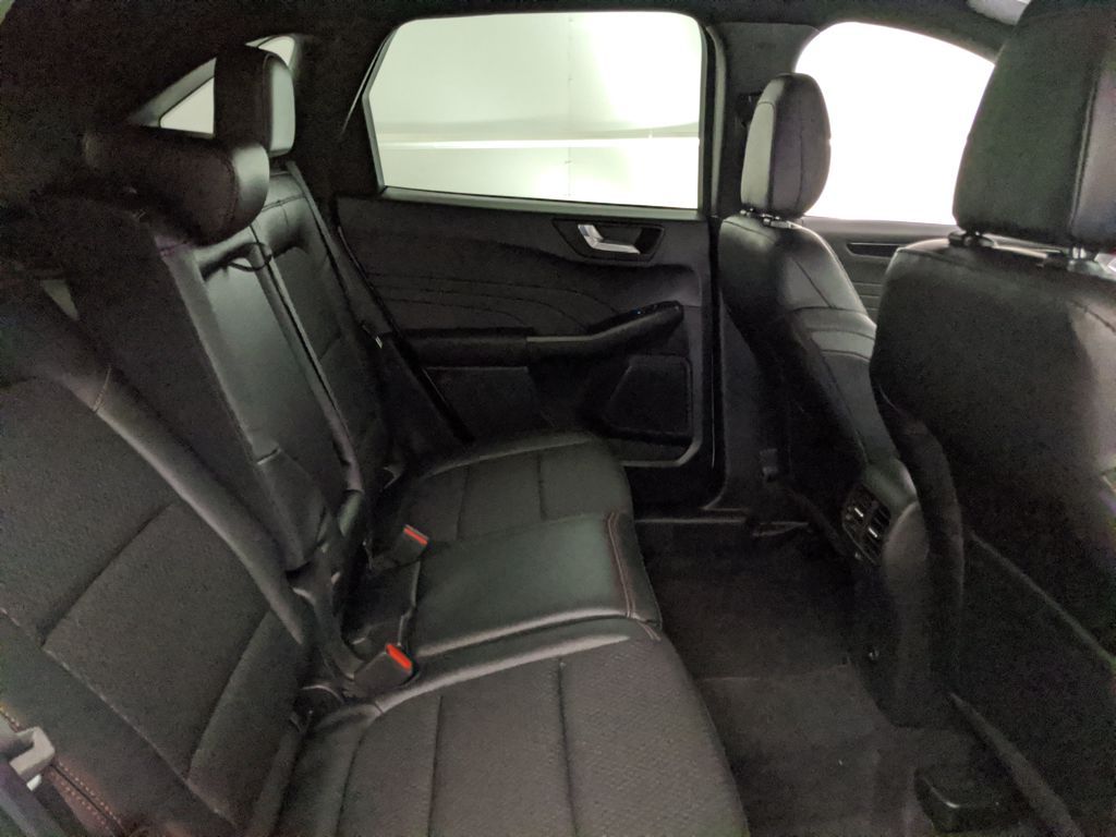 2026 Ford Escape ST-Line photo 4
