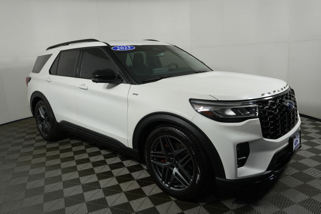 Used 2025 Ford Explorer ST-LINE with VIN 1FMUK8KH3SGA37790 for sale in Kansas City