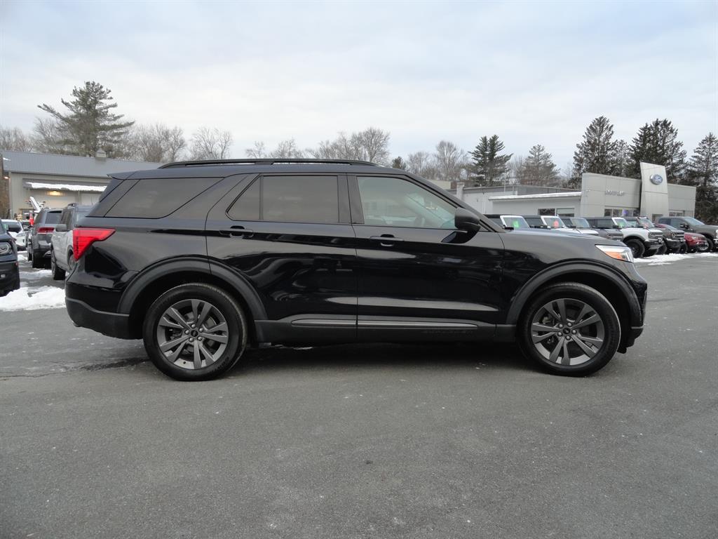 2021 Ford Explorer XLT photo 2