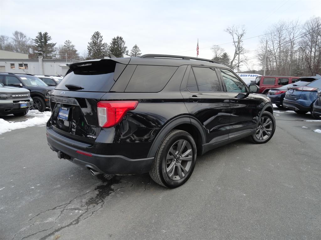 2021 Ford Explorer XLT photo 3