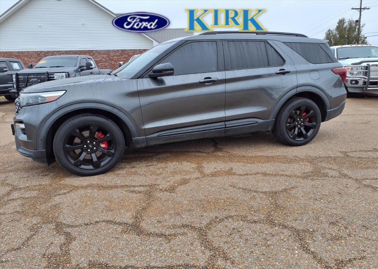 2020 Ford Explorer ST's photo