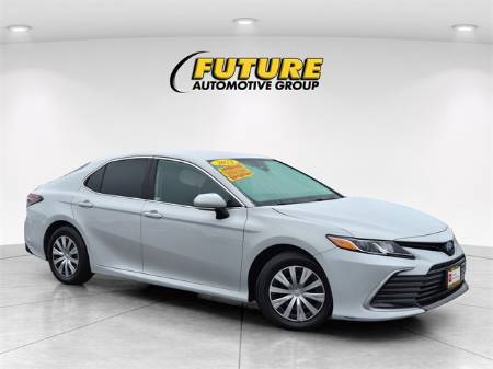 2022 Toyota Camry Hybrid LE