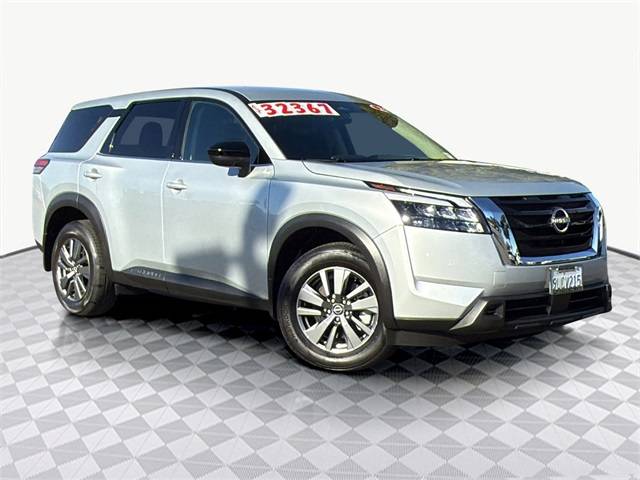 2025 Nissan Pathfinder S