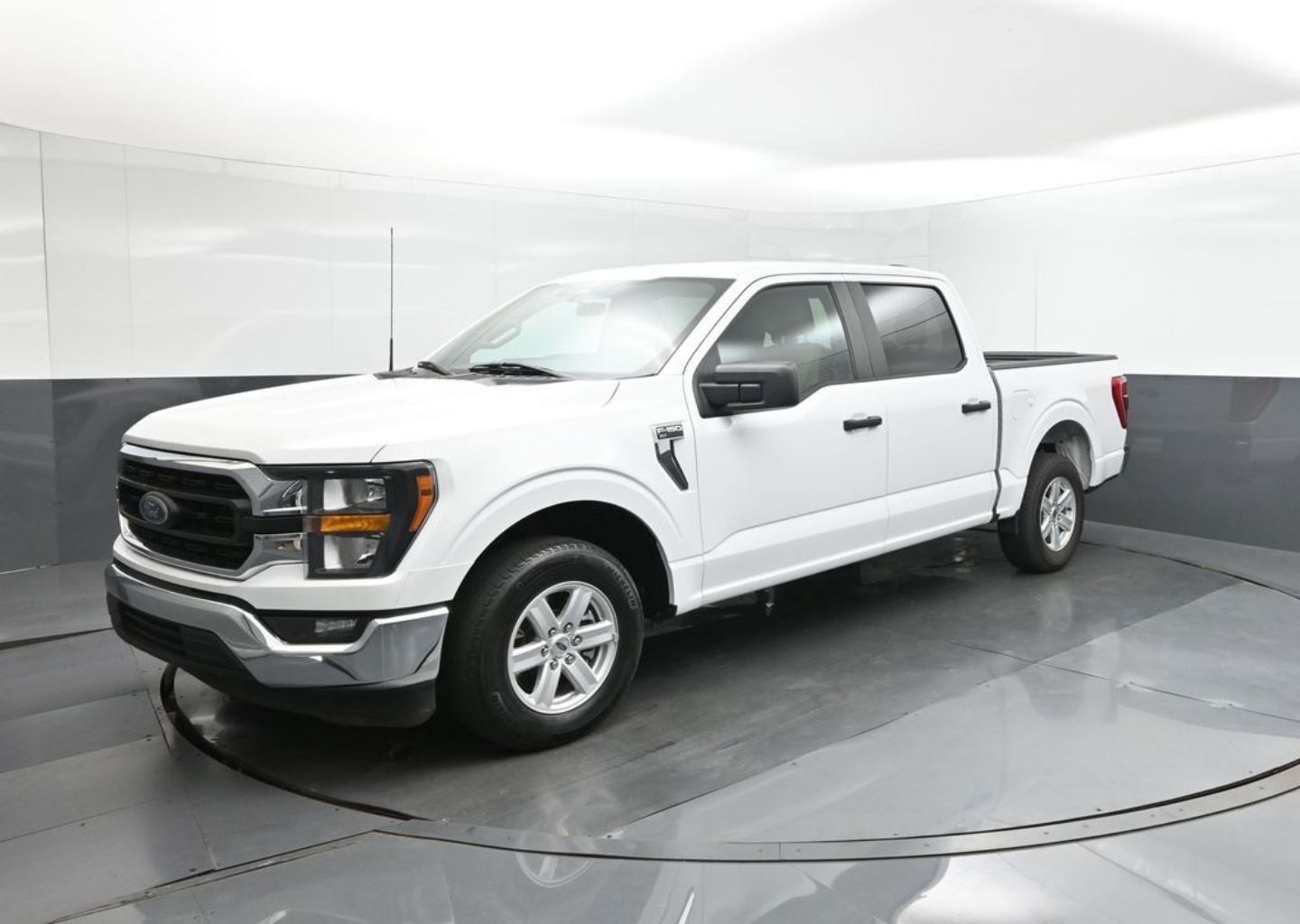2023 Ford F-150 XLT's photo