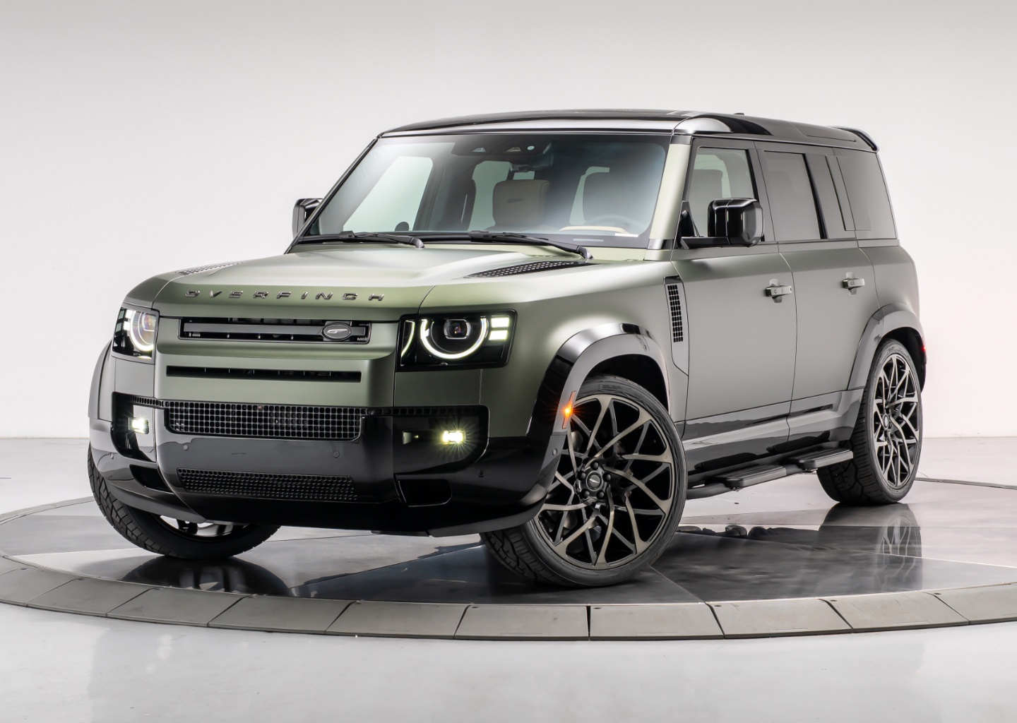 2026 Land Rover Defender X-Dynamic SE's photo