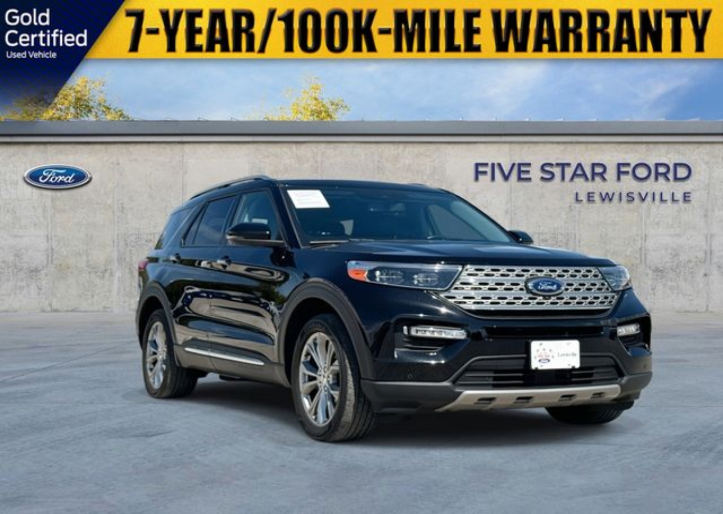 2022 Ford Explorer Limited's photo